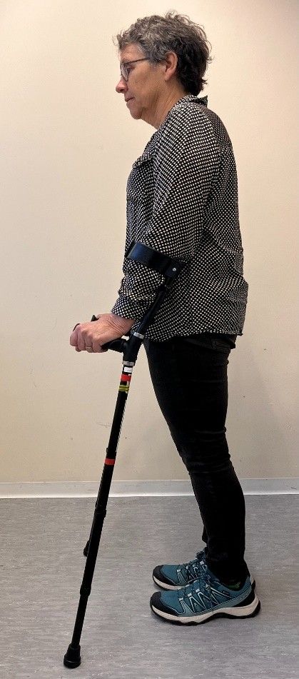 Lopen met elleboogkrukken 1